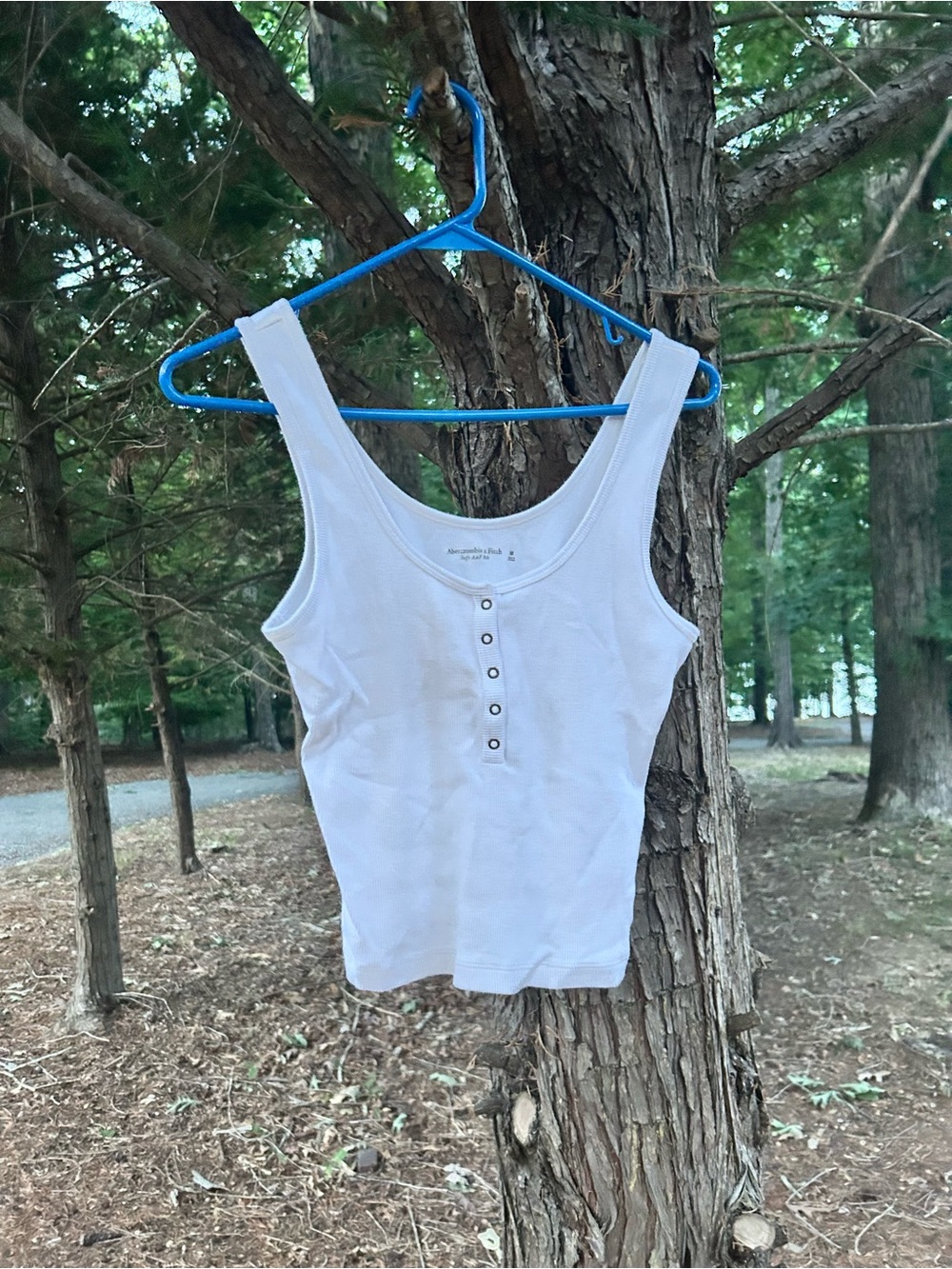 Abercrombie & Fitch White Ribbed Henley Crop Tank, size M